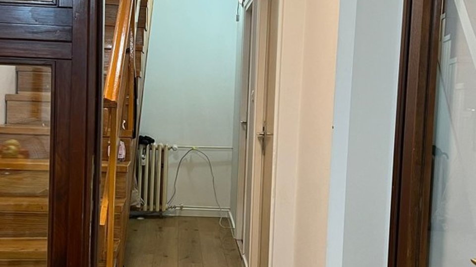 Dvoetažni četverosobni stan u Travnom, Zagreb, prodaja